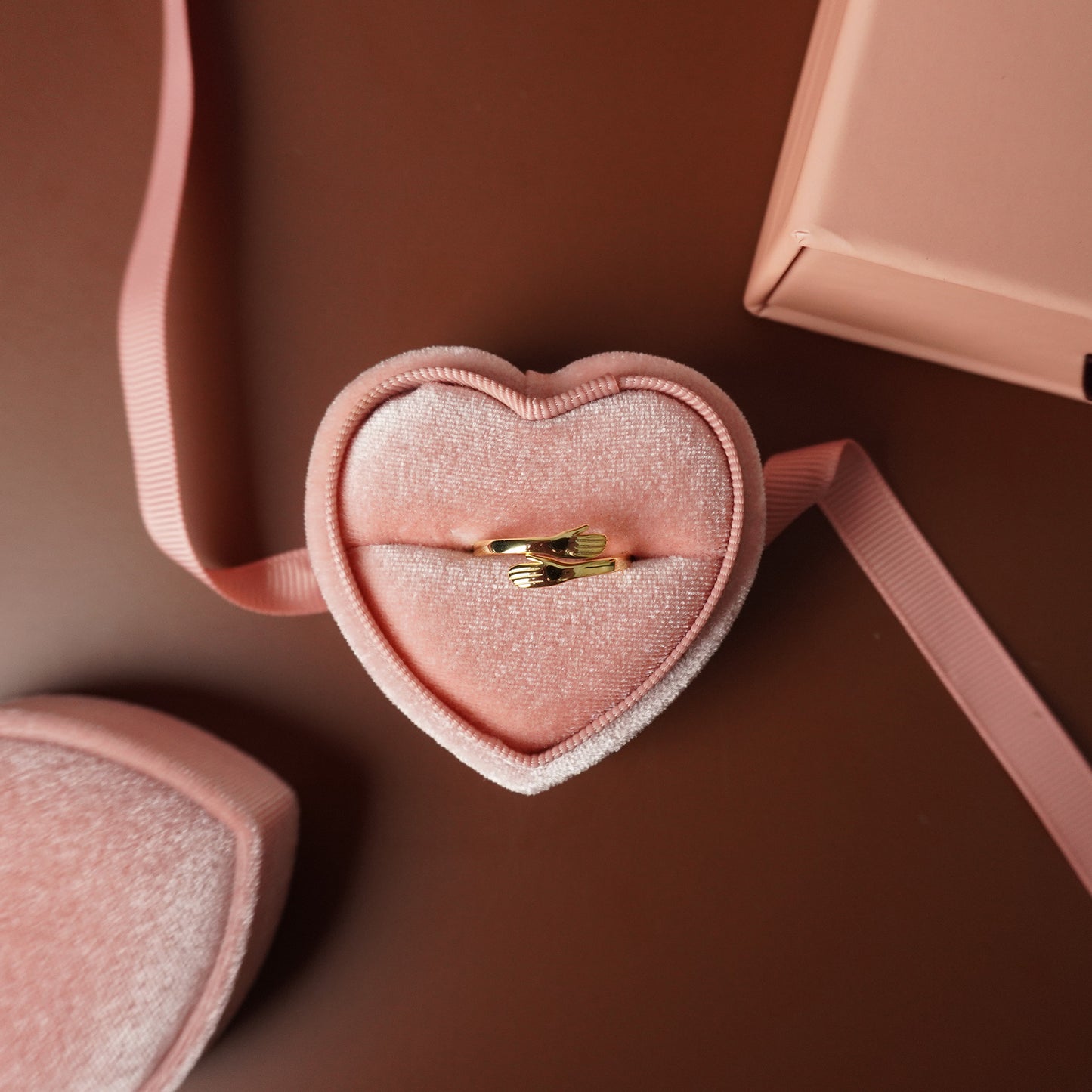 To My Daughter - Everlasting Embrace Ring in 18K Gold