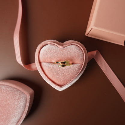 To My Daughter - Everlasting Embrace Ring in 18K Gold