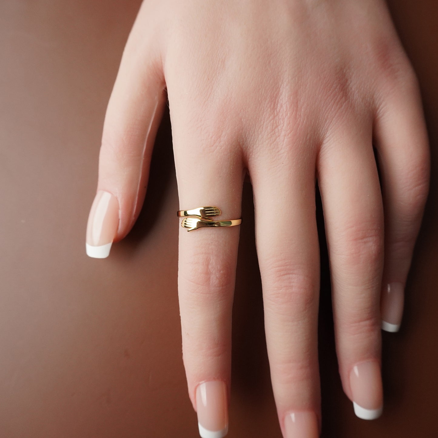 To My Daughter - Everlasting Embrace Ring in 18K Gold